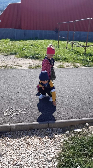 received_433432268091737 (356x640)
